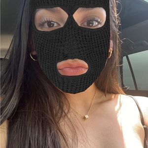 Meet your Posher, Camila